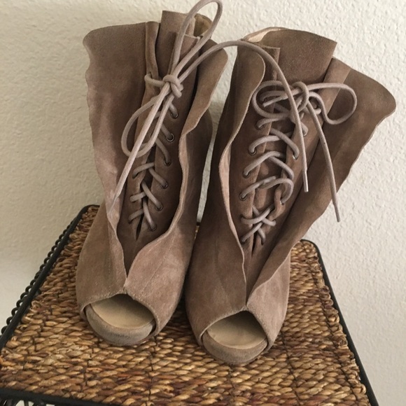 Giuseppe Zanotti for Thakoon suede ruffle booties - Picture 4 of 16